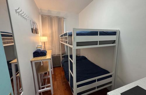 Chelsea Apartment | Room in Chelsea 2 with Kitchen - Shared Bathroom -5th Floor Walk-UP