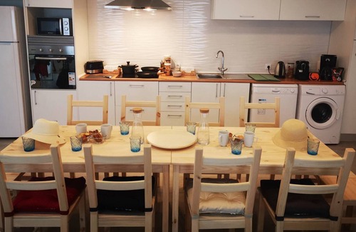 Costa de Caparica Apartment | "room in Guest Room - Caparic Poshtel An Luxury And Posh Style Hostel."