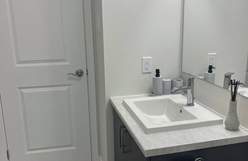 Ottawa Division House | Room in Ottawa close to the airport