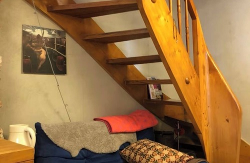 Diessen am Ammersee Bed & Breakfast | Room in the house for rent, bathroom, living room, garden and kitchen for shared use,