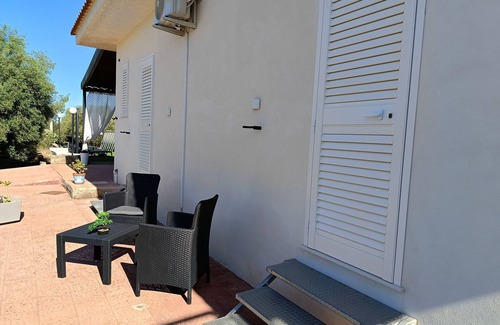 Solarino House | Room in villa with pool. Villa Latina