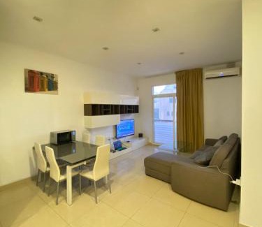 Swieqi House | Room's Service Swieqi