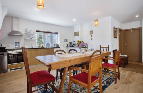 Fatima Apartment | Room 'Santa Josephine Bakhita' with Shared Terrace, Shared Garden and Wi-Fi