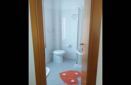 Pineto Bed & Breakfast | Room-spacious Quadruple Room a Stone thr