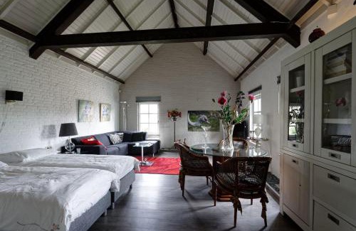Blitterswijck House | Room to rent with own entrance, living room and bathroom