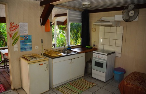 Moorea-Maiao Apartment | Room Vaiiti 2 pax beach access, air-conditioned kitchen bathroom, free breakfast