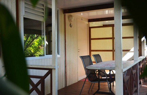 Moorea-Maiao Apartment | Room Vaiiti 2 pax beach access, air-conditioned kitchen bathroom, free breakfast