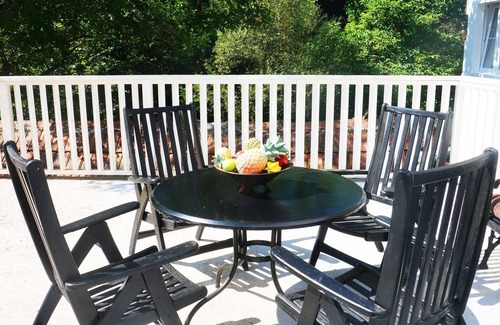 Bromberg Apartment | Roomantic Apartments - "where the world is still quiet, wise and cheerful"