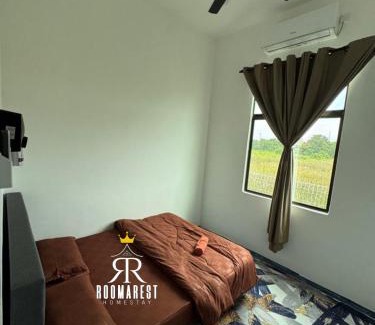 Kampung Kubang Tangga House | RoomaRest Homestay