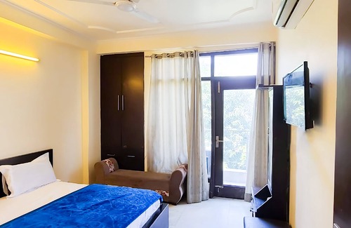 Chittaranjan House | Roomshala 047 Hotel Jagannath