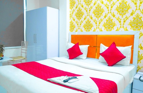 Sector 70 Hotel | Roomshala 143 Shubham Residency Sec 70