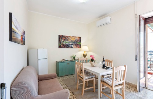 Monte Po-Nesima-San Leone-Rapisardi Apartment | Roomy And Bright Apartment With Balconies X6