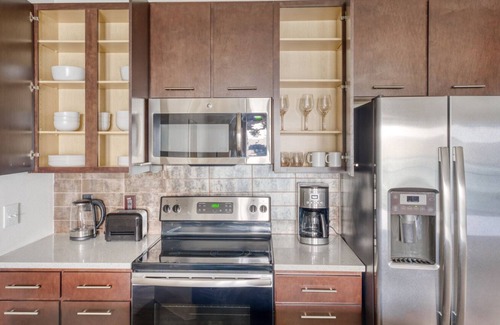 Chestnut Apartment | Roomy East Austin 1BR w/ Pool, Gym & W/D, nr restaurants, by Blueground