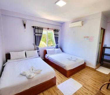 Koh Rong House | Roomy Guesthouse