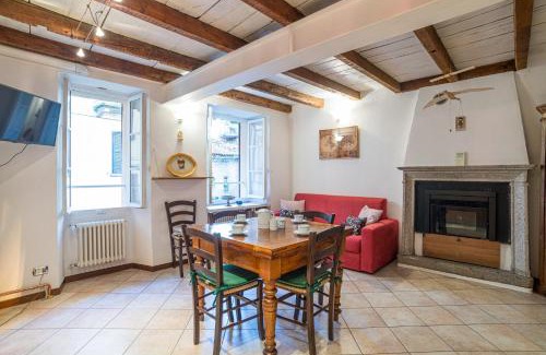 Colonno House | Roomy period house with stunning village views x6