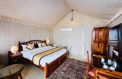 Kalwad Kalan and Khurd Hotel | Roop Garh Palace