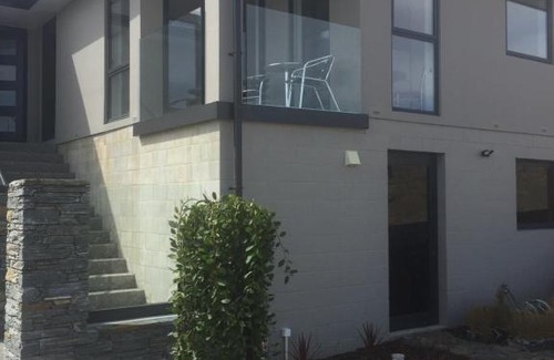 Alexandra Apartment | Rose Bern