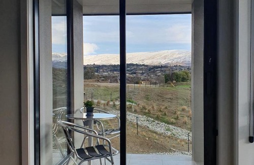 Alexandra Apartment | Rose Bern