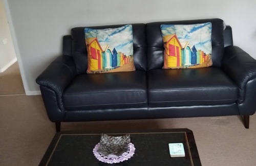 Oulton Broad House | Rose Bungalow In Carlton Colville