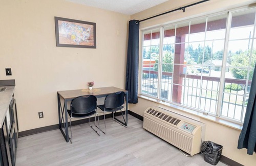 Jennings Lodge Hotel | Rose City Inn and Suites