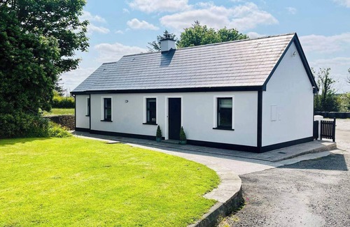 Magherareagh Cottage | Rose Cottage in Ennistymon - Near Cliffs of Moher