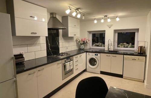 Ziar nad Hronom District House | Rose Cottage