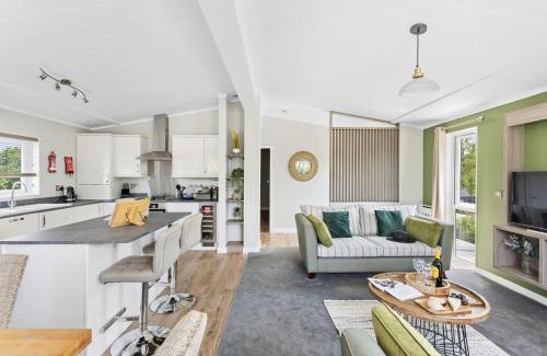 Lifton House | Rose Lodge, 21 Roadford Lake Lodges