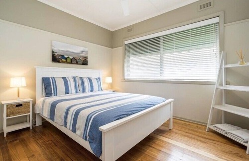 Rosebud Hotel | Rosebud central Beach house with WIFI