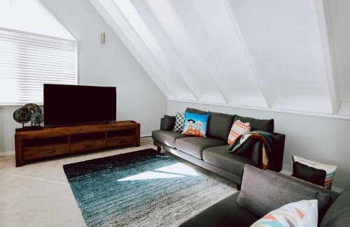 Hepburn House | Rosella