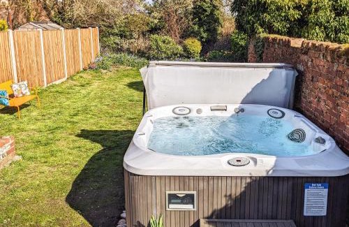 Hickling House | Rosemary Cottage