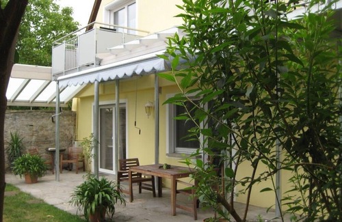 Sommerhausen Apartment | Rosenzauber Appartement mit frei gelegtem Fachwerk im 1. OG für max. 2 Personen