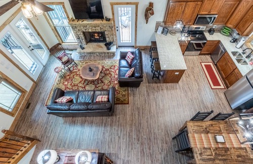 Sylva House | Rosey Hazel - Stunning Mountain Views!