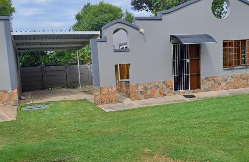 Piet Retief Apartment | Rosies Inn