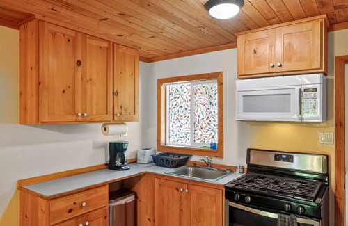 Cobb Apartment | Rouge Cobb Mountain Hotel - Cabin 1