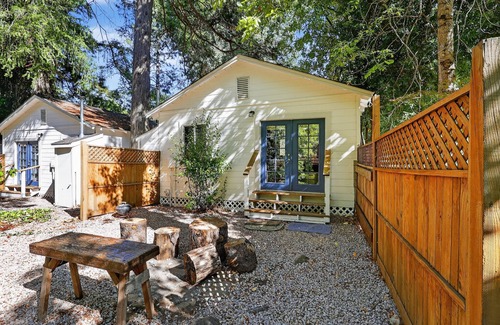 Cobb Apartment | Rouge Cobb Mountain Hotel - Cabin 1