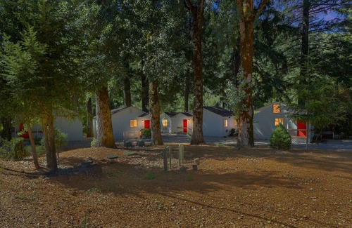 Cobb Apartment | Rouge Cobb Mountain Hotel - Cabin 3