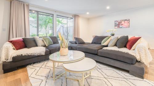 Rouse Hill House | Rousehill 4Br house close to Train&Shopping&Parks