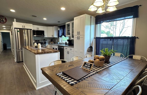 Shippenville House | Route 66 Rails to Trails home with Central AC and WIFI
