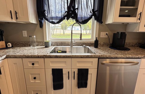 Shippenville House | Route 66 Rails to Trails home with Central AC and WIFI