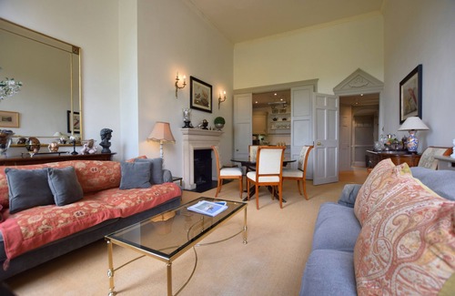 Upper Town Apartment | Royal Crescent Prospect - classic, sumptuous Georgian apartment overlooking The Crescent