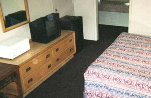 Alcoa Hotel | Royal Extended Stay Alcoa