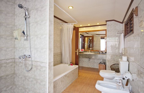 Horubadhoo Island Resort | Royal Island Resort & Spa