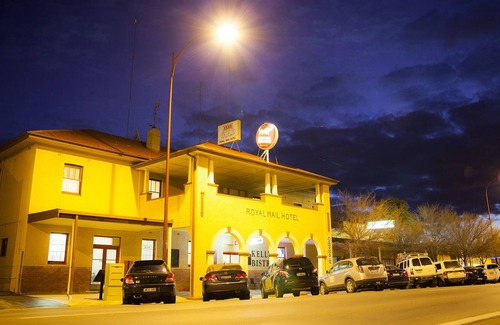 Jerilderie Hotel | Royal Mail Hotel
