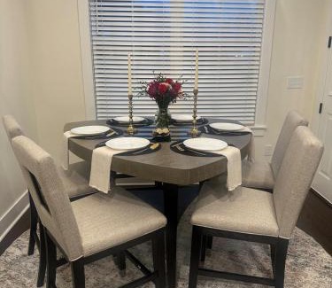Oxford House | Royal Pearl