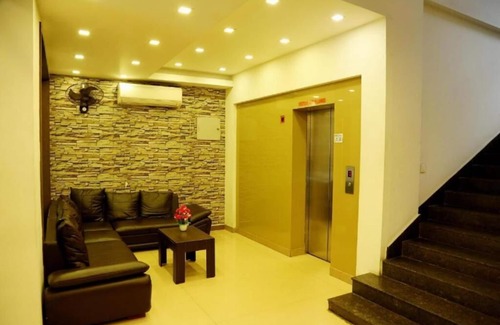 Kozhikode Hotel | Royal Plaza Glitz Inn