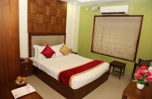 Kozhikode Hotel | Royal Plaza Glitz Inn