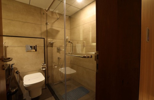 Hampankatta Hotel | Royal Plaza Suites by RAK Rooms