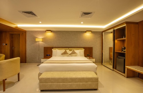 Hampankatta Hotel | Royal Plaza Suites by RAK Rooms