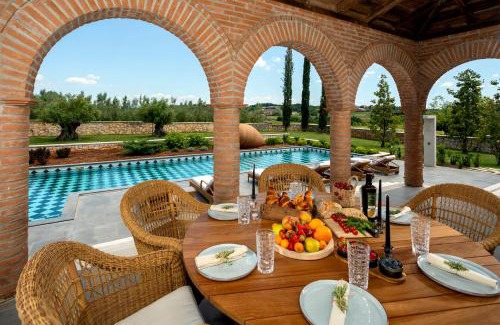 Vizinada Villa | Royal Pool in Tuscan Mansion by Don Giordano Excelsior