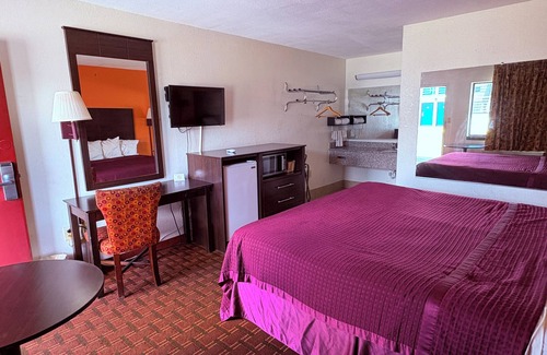 Rock Hill Hotel | Royal Regency Inn